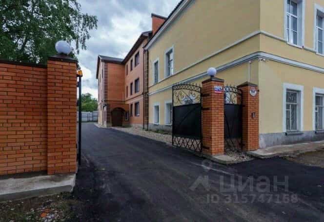Россия, Новгородская область, Валдай, улица Труда, 3А, фото 4