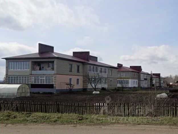 Россия, Тамбовская область, Моршанский муниципальный округ, село Питерское, Молодёжная улица, 6