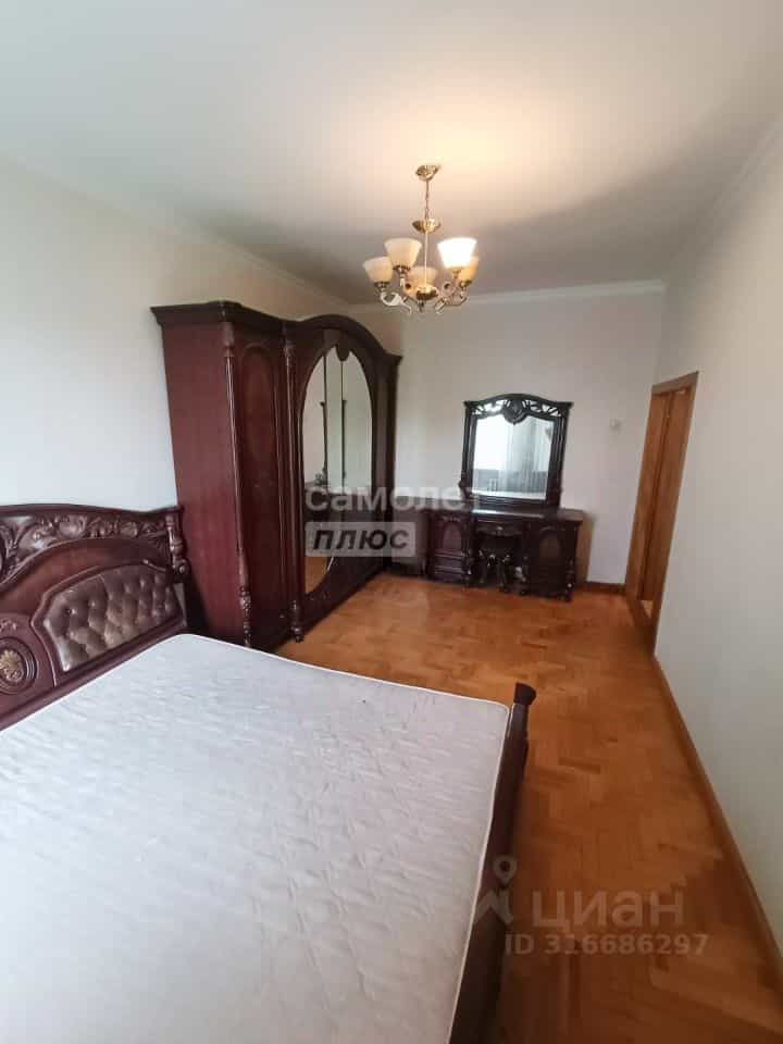 Россия, Кабардино-Балкарская Республика, Нальчик, проспект Ленина, 52, фото 7