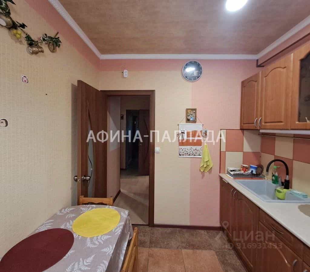 Россия, Ямало-Ненецкий автономный округ, Надымский район, Надым, улица Зверева, 56, фото 9
