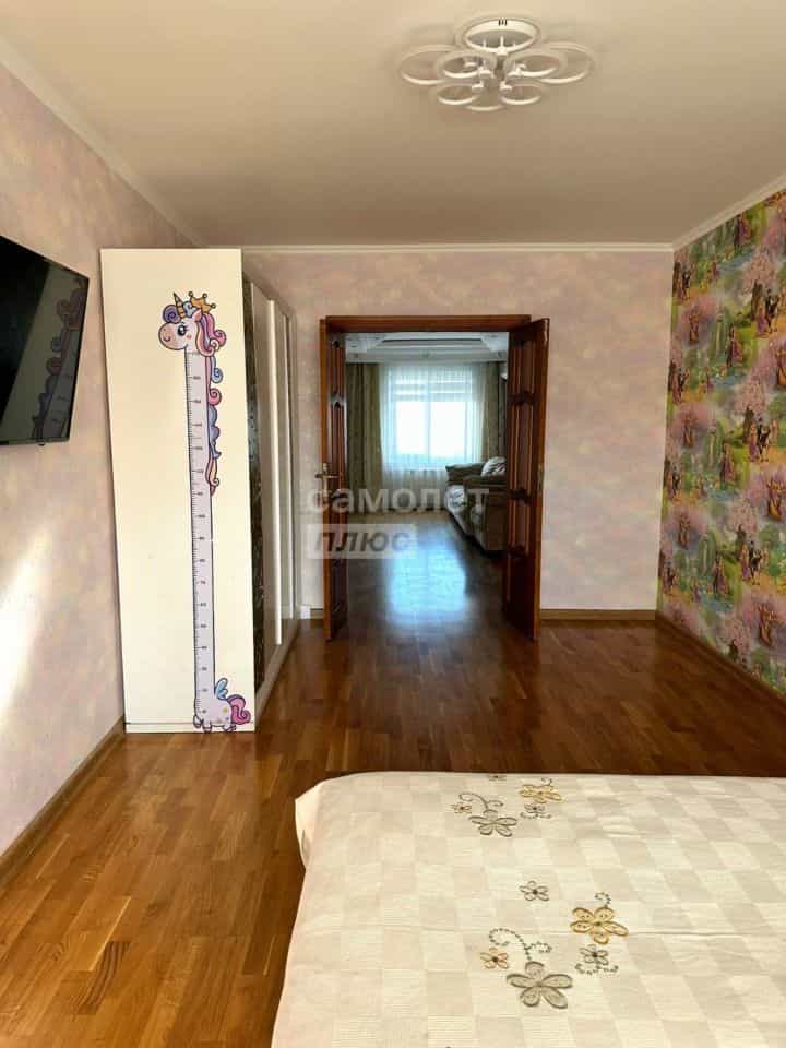 Россия, Республика Калмыкия, Элиста, 7-й микрорайон, 1к2, фото 4