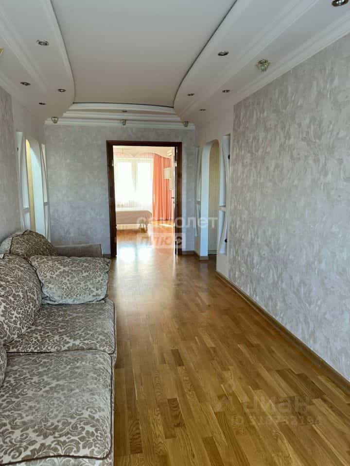 Россия, Республика Калмыкия, Элиста, 7-й микрорайон, 1к2, фото 9