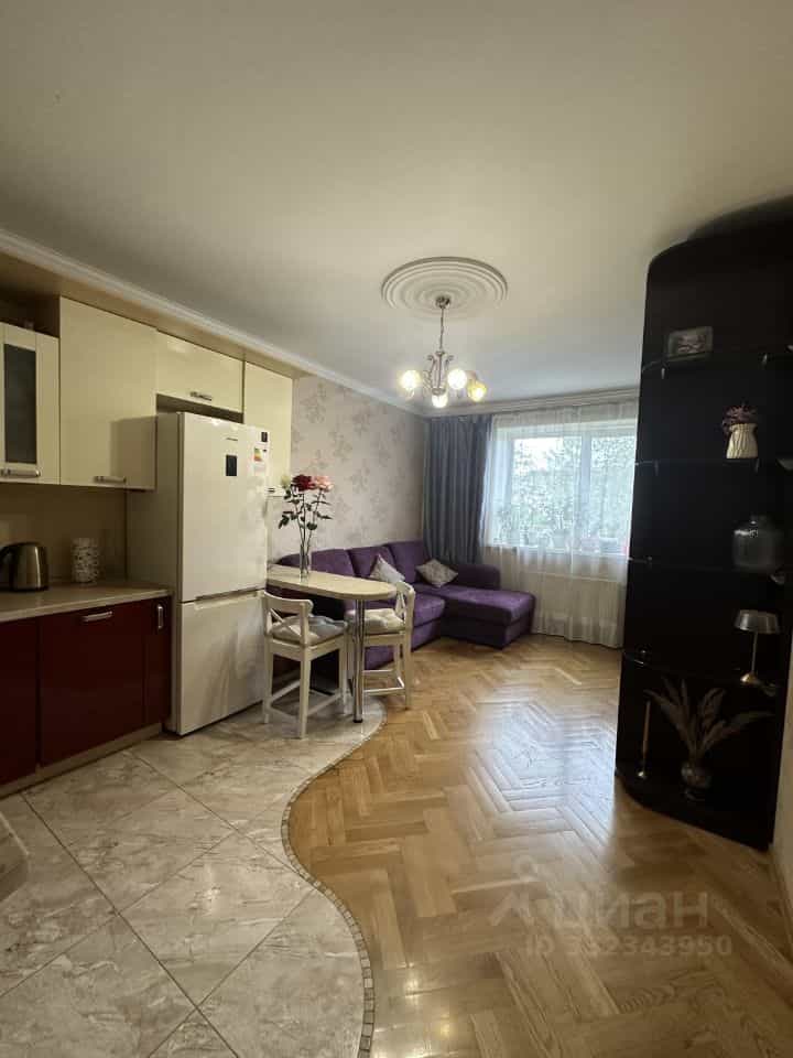 Россия, Москва, улица Плющева, 16к1