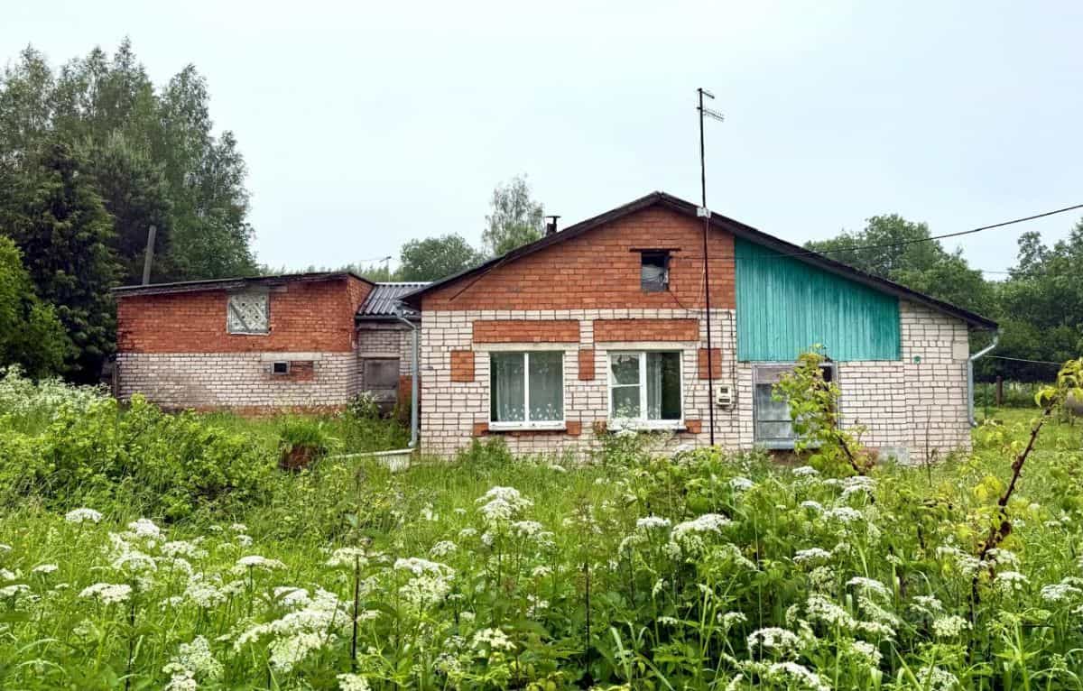 Россия, Новгородская область, Валдайский муниципальный округ, Костковское сельское поселение, деревня Ватцы, улица Васильева, 13