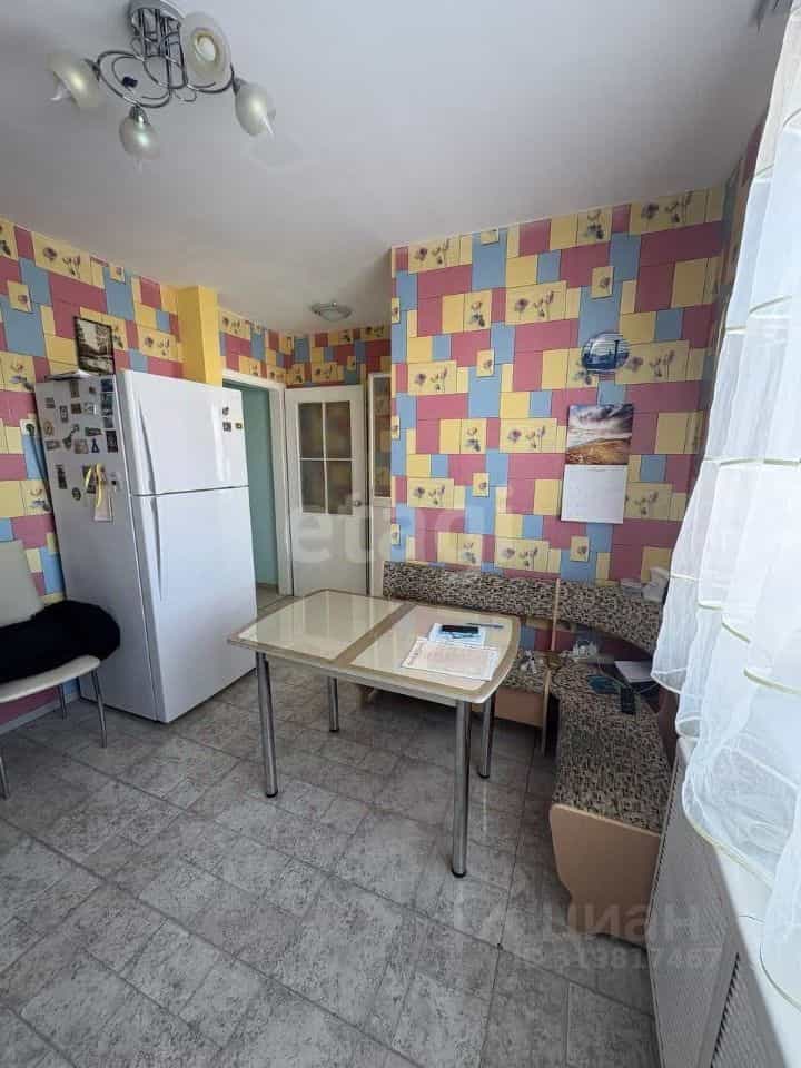 Россия, Ямало-Ненецкий автономный округ, Салехард, улица Мира, 9, фото 11