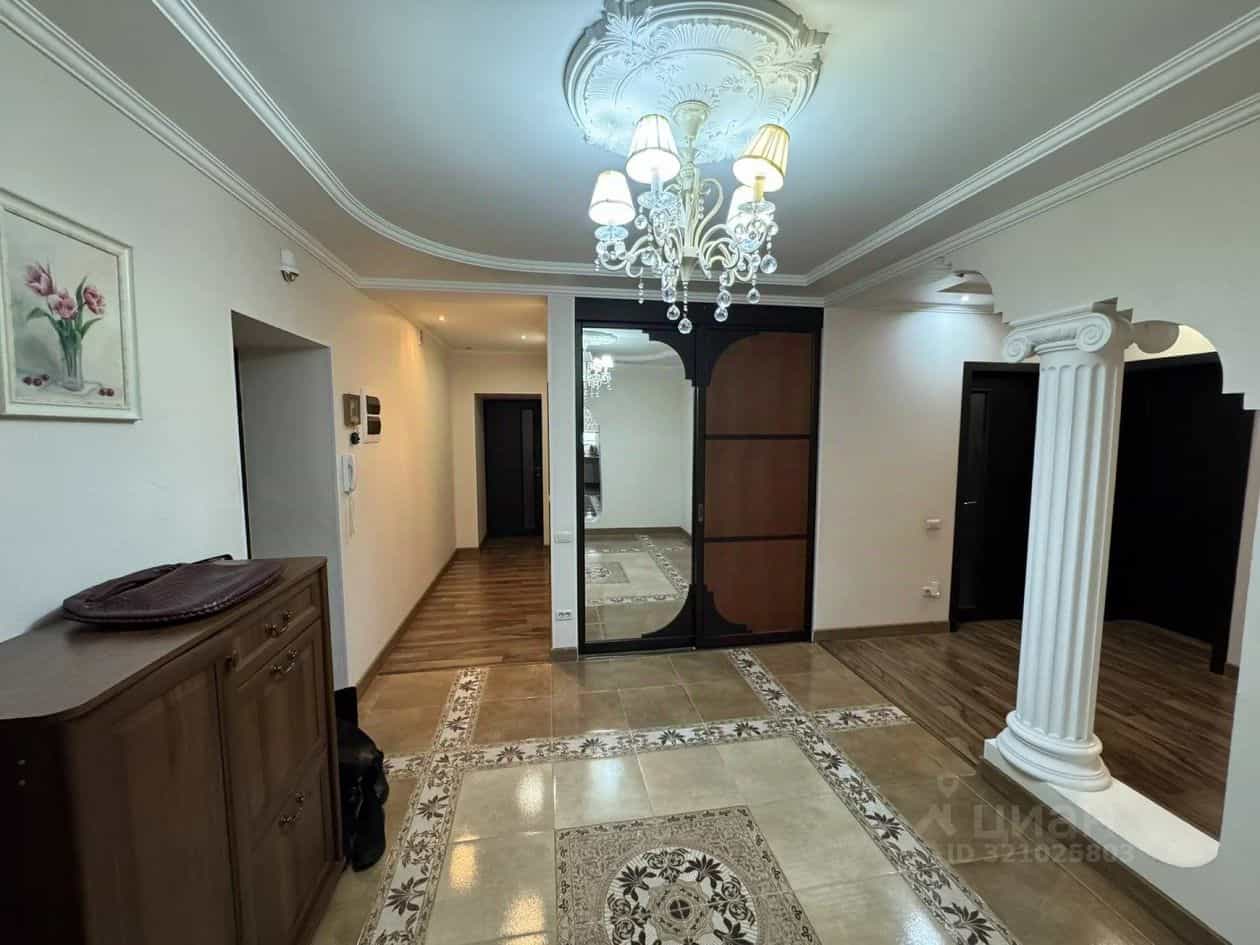 Россия, Астрахань, улица Марии Максаковой, 79/106, фото 2