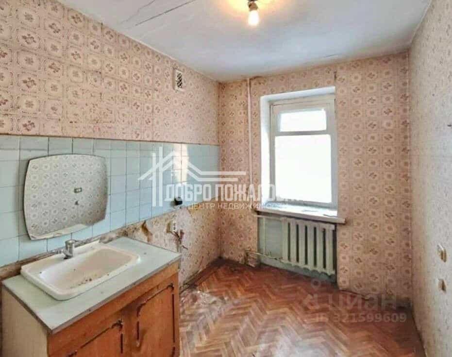 Россия, Республика Хакасия, Абакан, проспект Дружбы Народов, 1, фото 9
