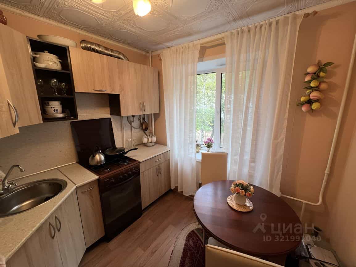 Россия, Псковская область, Великие Луки, Стадионная улица, 8, фото 6