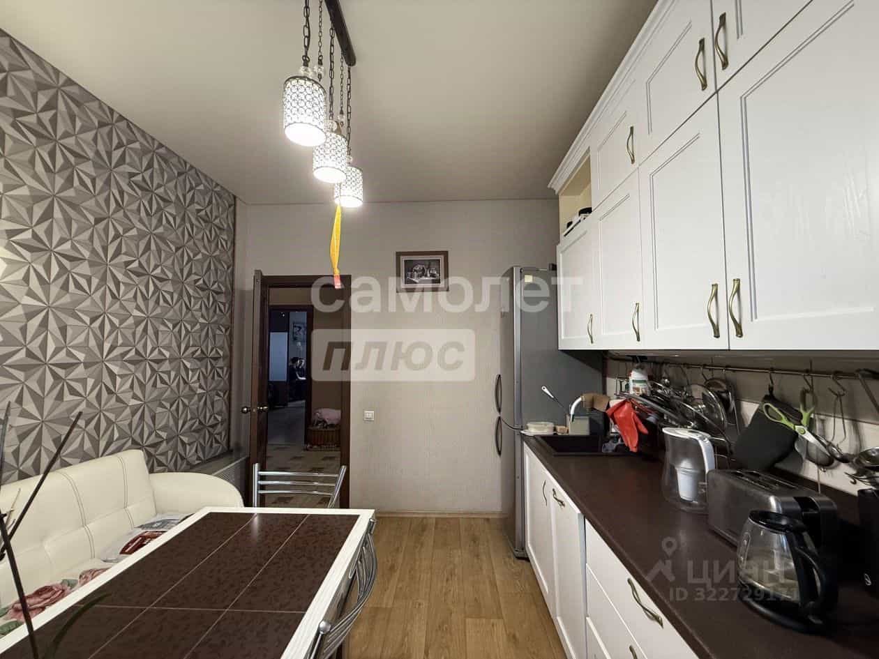 Россия, Архангельская область, Коряжма, проспект Ленина, 33, фото 2