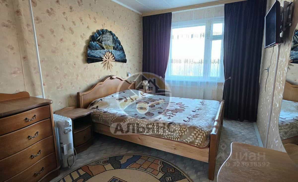 Россия, Ямало-Ненецкий автономный округ, Новый Уренгой, Юбилейная улица, 4