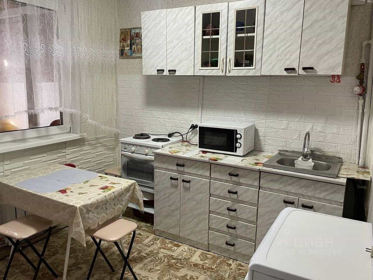 Россия, Республика Хакасия, Абакан, улица Баландиной, 33, фото 6