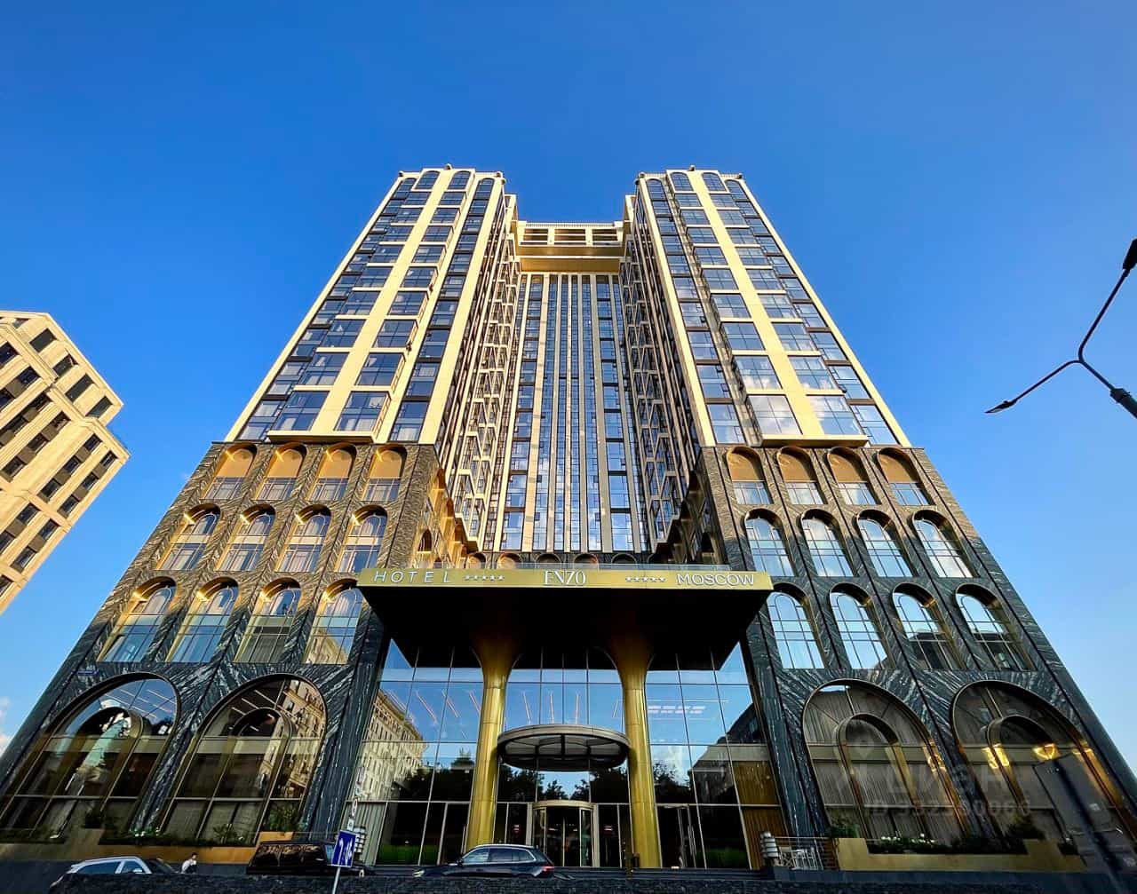 Россия, Москва, Поклонная улица, 9