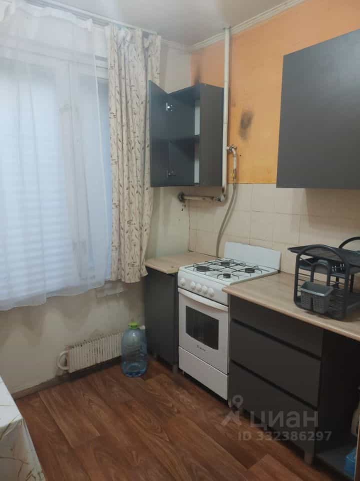 Россия, Москва, Новомосковский административный округ, посёлок Коммунарка, 11