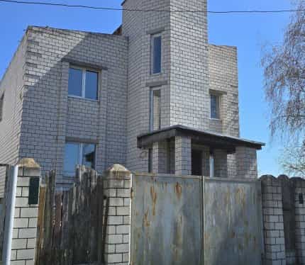 Беларусь, Гомельский район, Чёнковский сельсовет, посёлок Чёнки, Солнечная улица, 16А