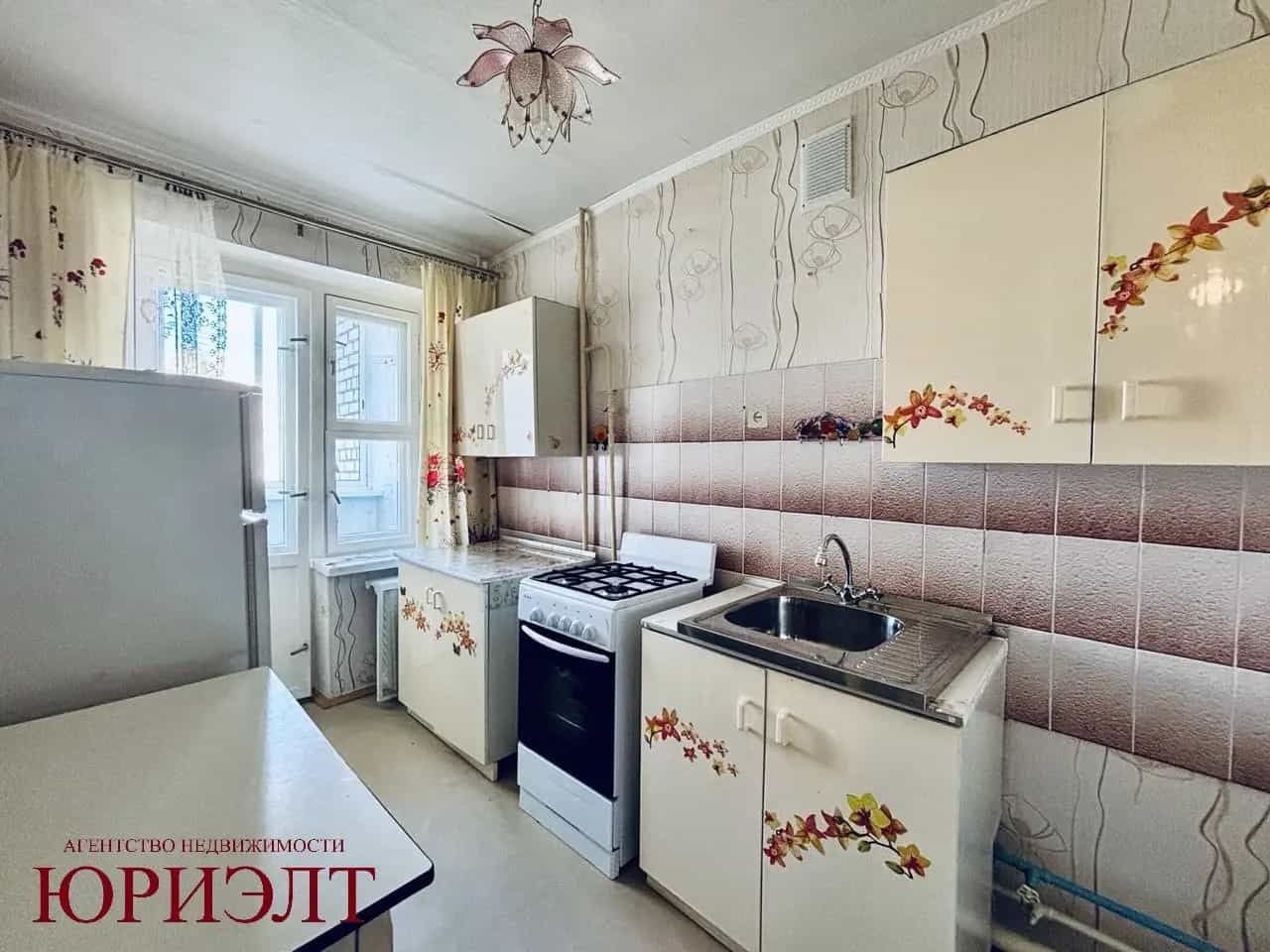Беларусь, Витебская область, Полоцк, улица 6-й Гвардейской Армии, 17, фото 8