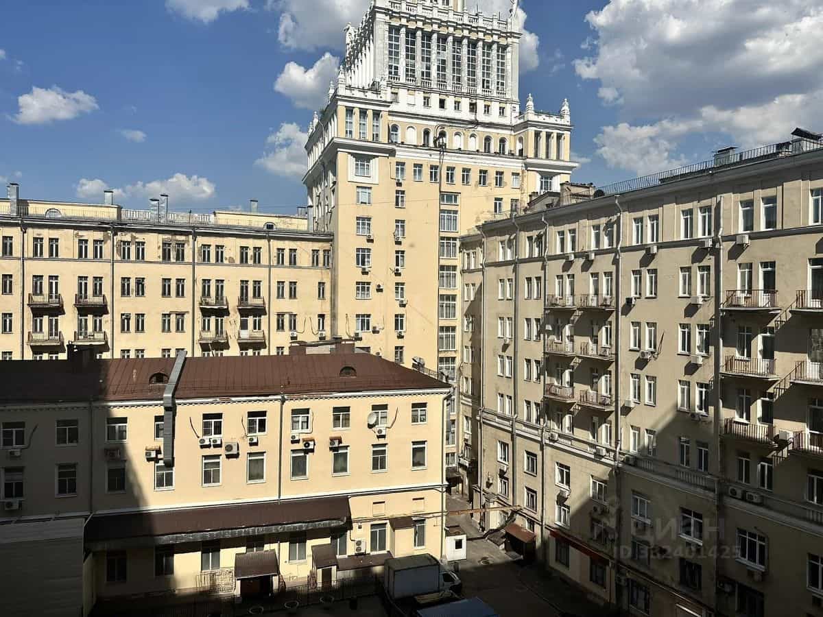 Россия, Москва, Большая Садовая улица, 5к2