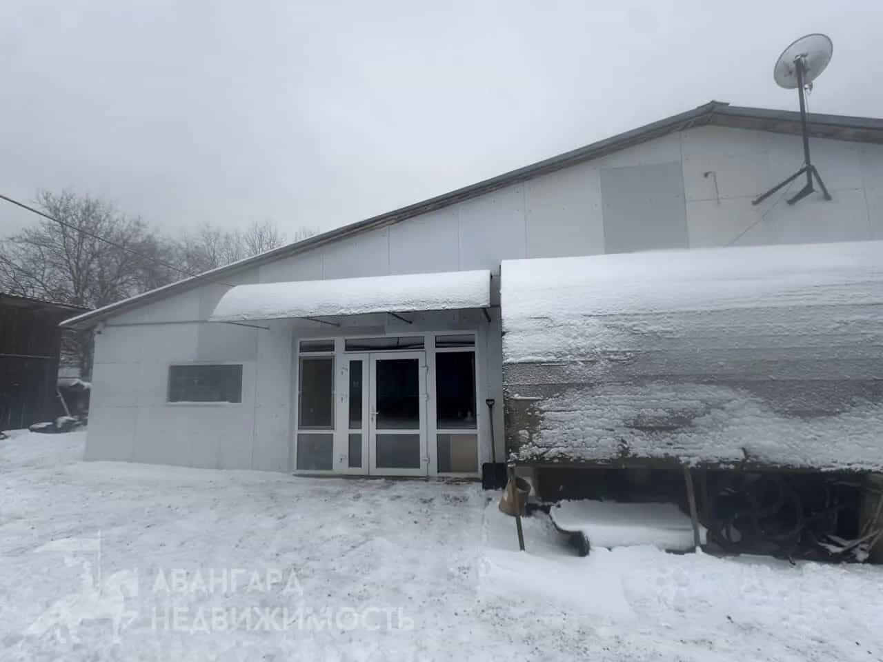 Беларусь, Минская область, Логойский район, Плещеницкий сельсовет, городской посёлок Плещеницы, Октябрьская улица, 40