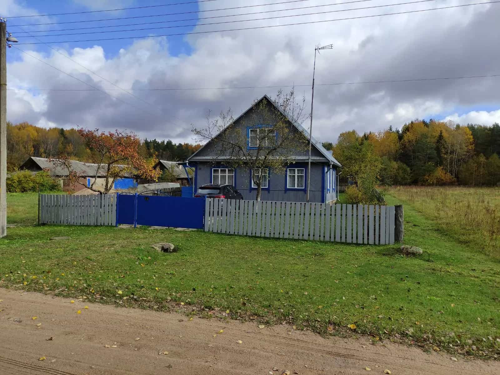 Беларусь, Минская область, Логойский район, Задорьевский сельсовет, деревня Пуща, 14