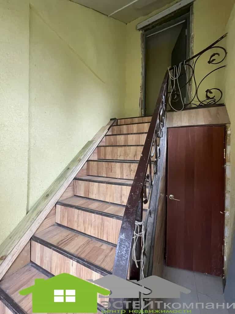 Беларусь, Гродненская область, Новогрудок, площадь Ленина, 2, фото 15
