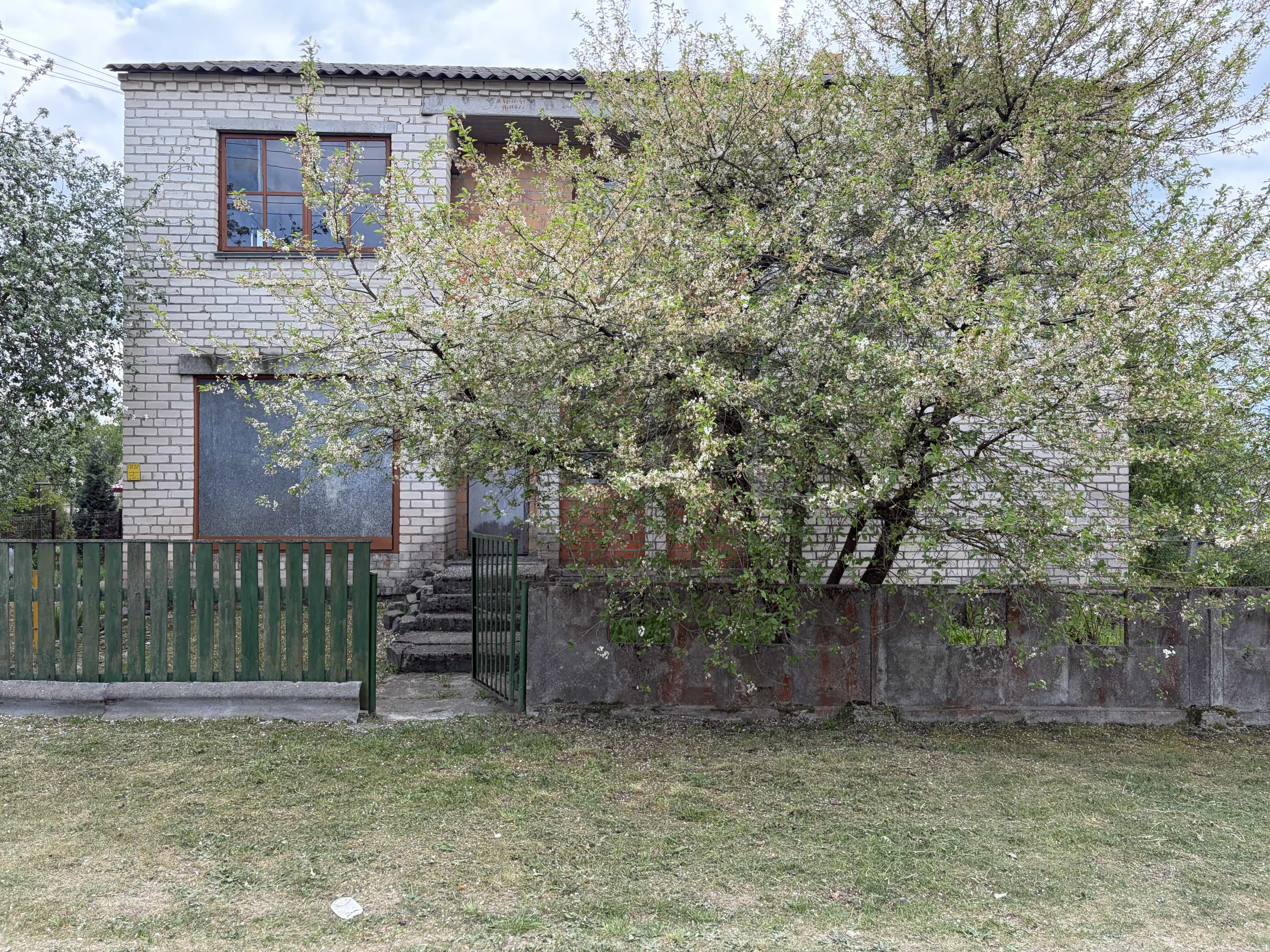 Беларусь, Брестская область, Лунинец, Белорусская улица, 12