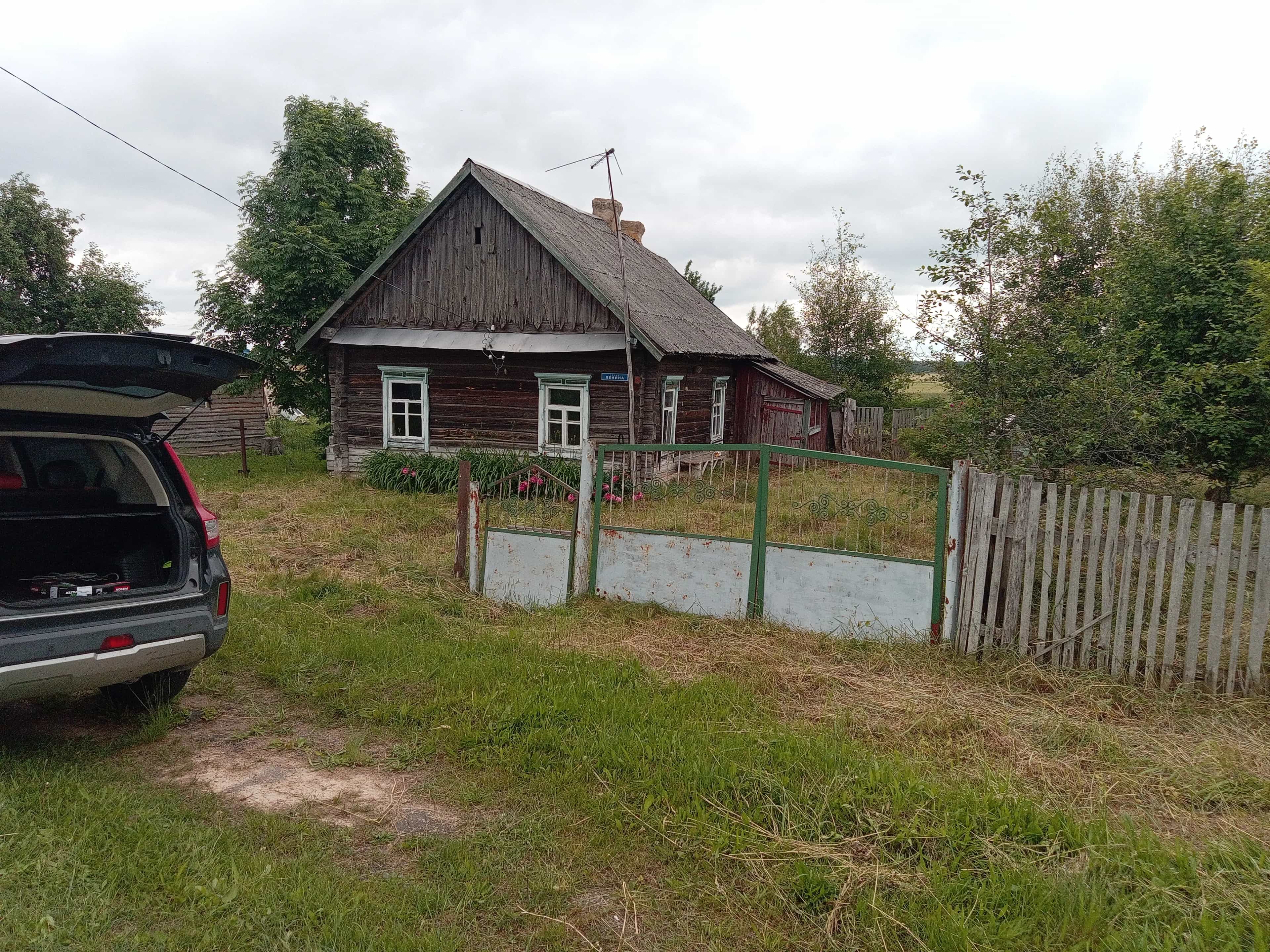 Беларусь, Гродненская область, Мостовский сельсовет, агрогородок Мосты Правые, улица Ленина, 2