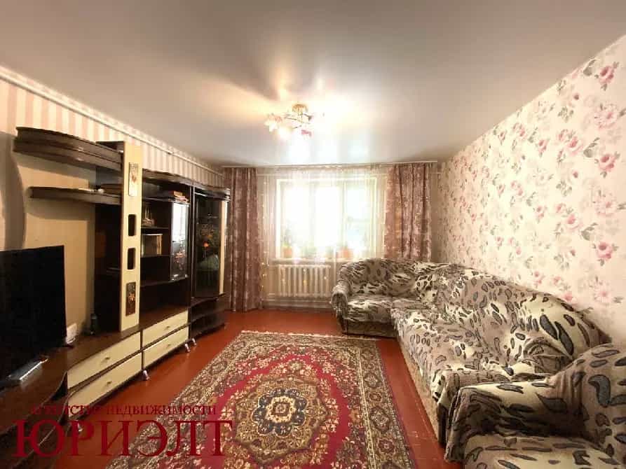 Беларусь, Гомельский район, Урицкий сельсовет, посёлок Алексеевка, 8А