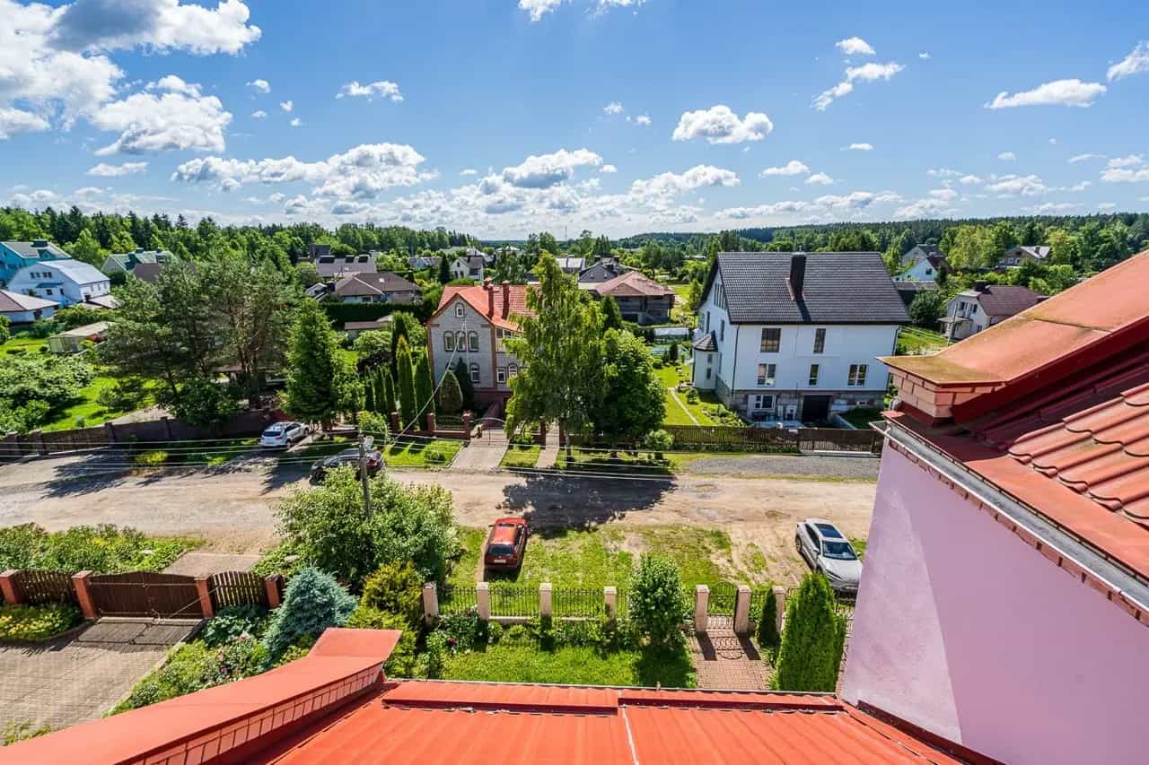 Беларусь, Минский район, Колодищанский сельсовет, деревня Юхновка, Каштановая улица, 12