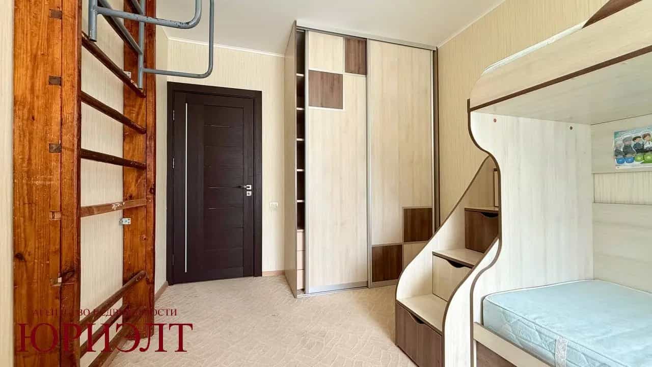 Беларусь, Витебская область, Новополоцк, Молодёжная улица, 186к2, фото 6