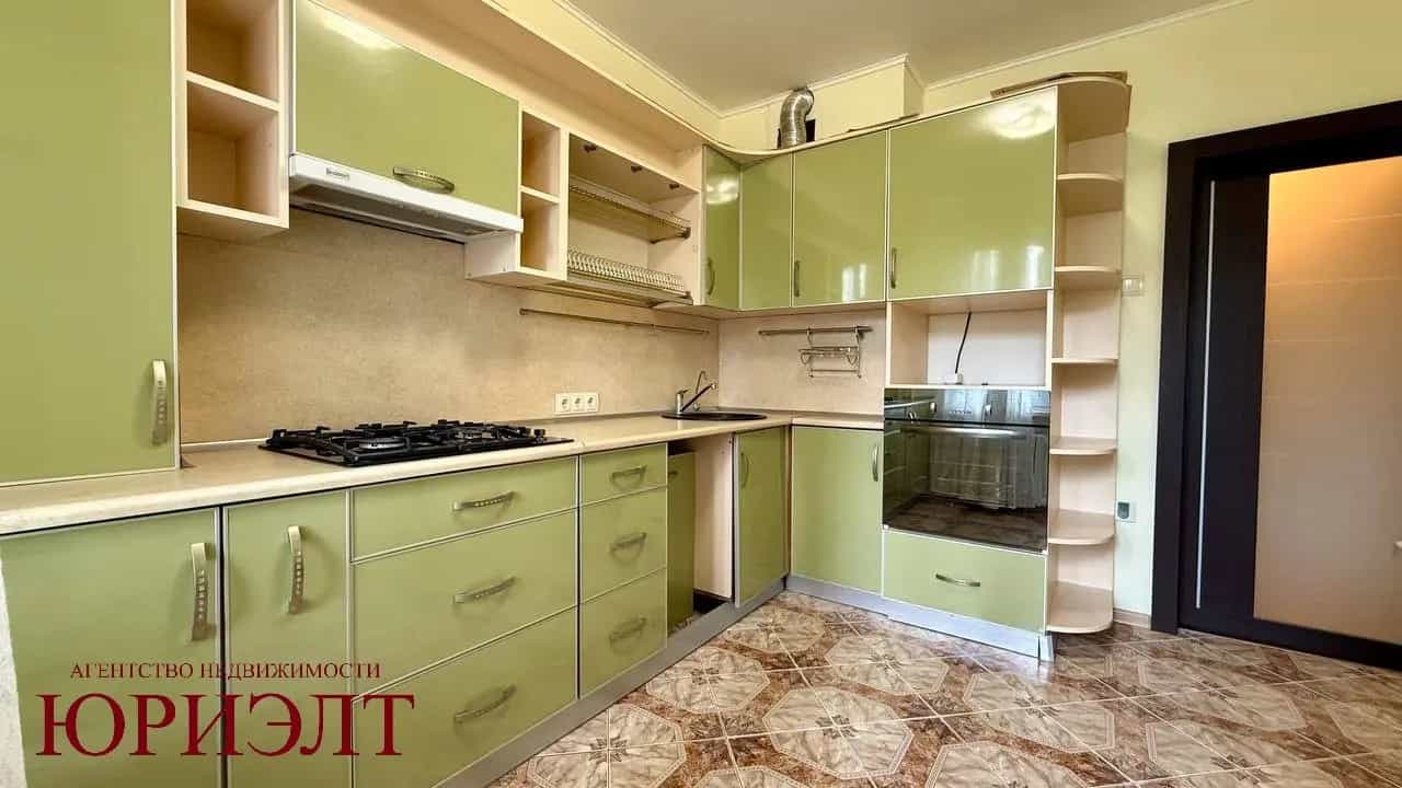 Беларусь, Витебская область, Новополоцк, Молодёжная улица, 186к2, фото 8