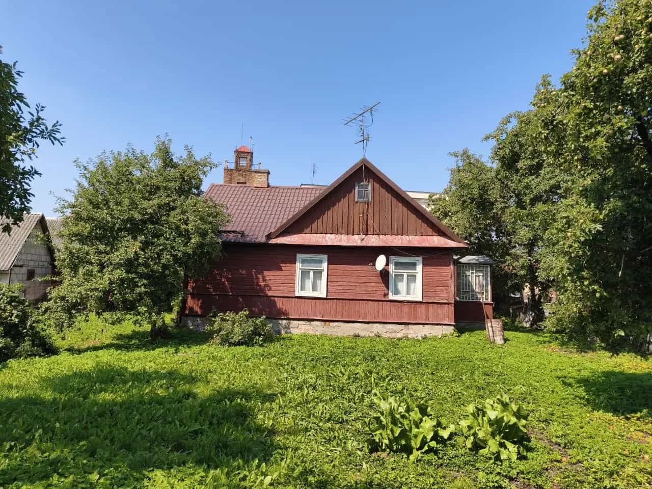 Беларусь, Брестская область, Кобрин, Комсомольская улица, 2