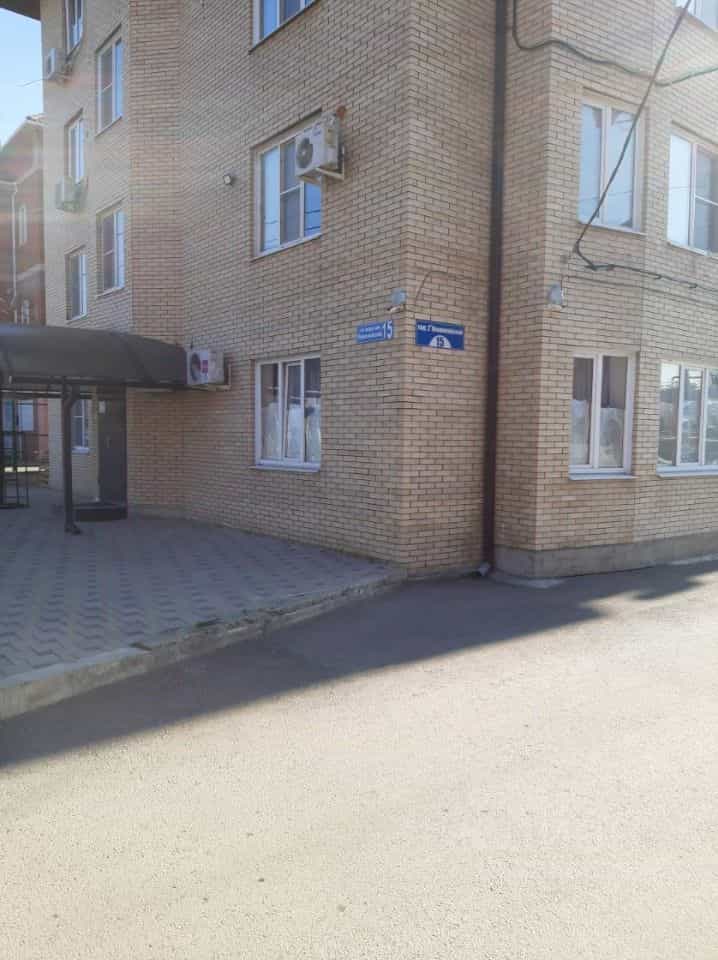 Россия, Республика Адыгея (Адыгея), Тахтамукайский район, посёлок городского типа Яблоновский, 2-й Первомайский переулок, 15, фото 3