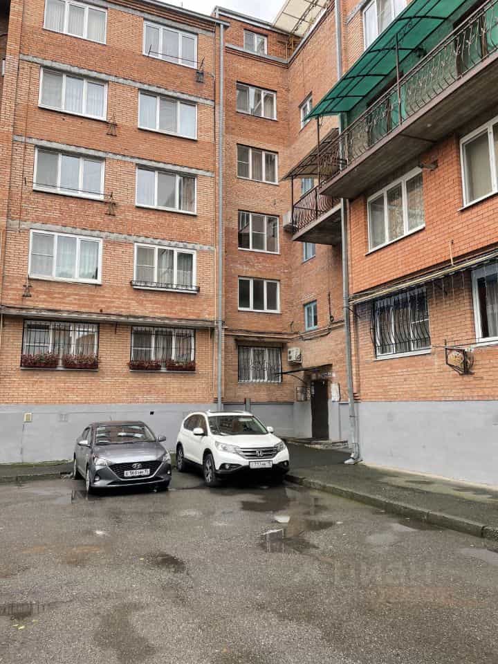 Россия, Республика Северная Осетия — Алания, Владикавказ, Весенняя улица, 7к3, фото 5