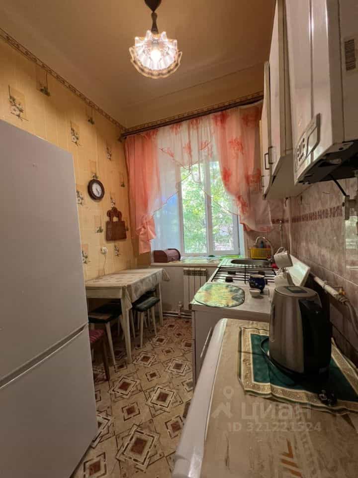 Россия, Псковская область, Порхов, проспект Ленина, 35, фото 16