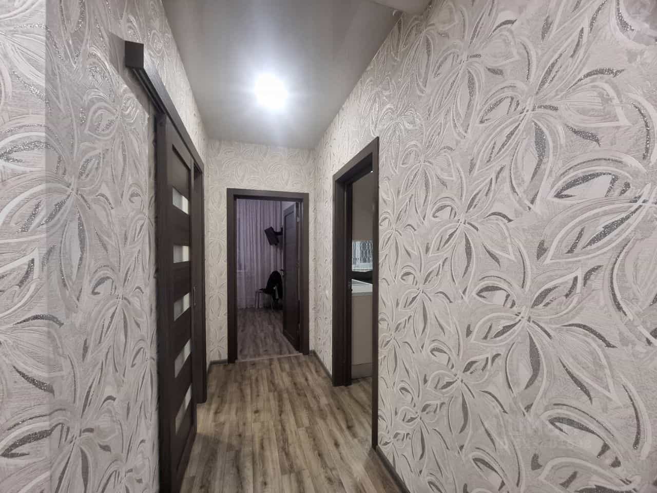 Россия, Республика Хакасия, Абакан, улица Авиаторов, 8, фото 2