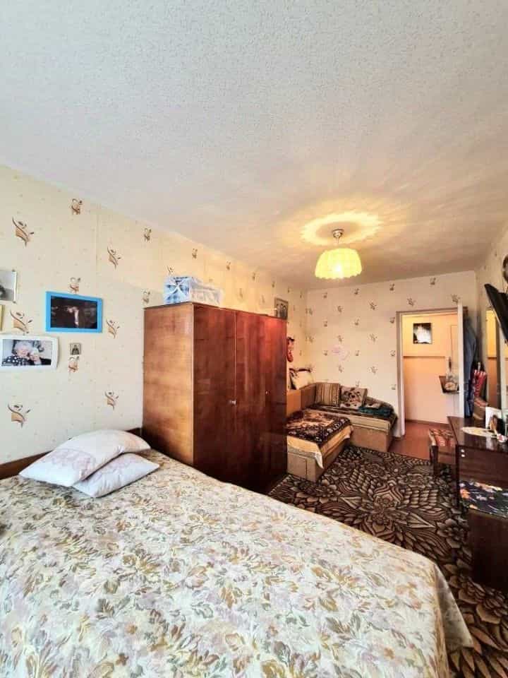 Россия, Псковская область, Великие Луки, Октябрьский проспект, 10к1, фото 2