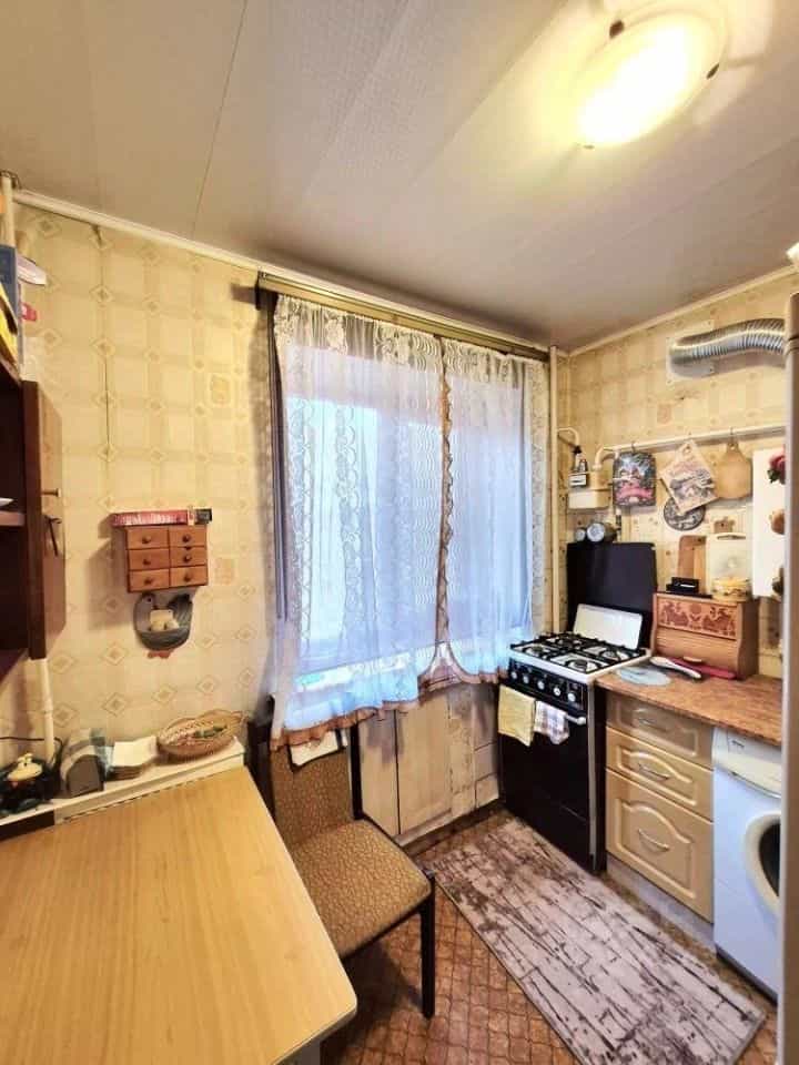 Россия, Псковская область, Великие Луки, Октябрьский проспект, 10к1, фото 7