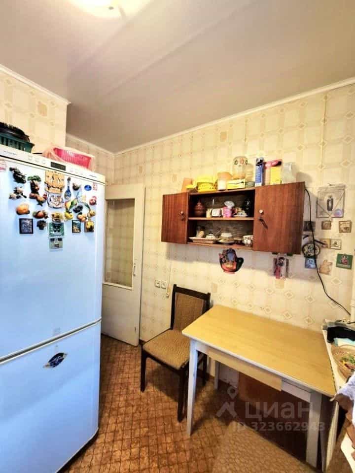 Россия, Псковская область, Великие Луки, Октябрьский проспект, 10к1, фото 9