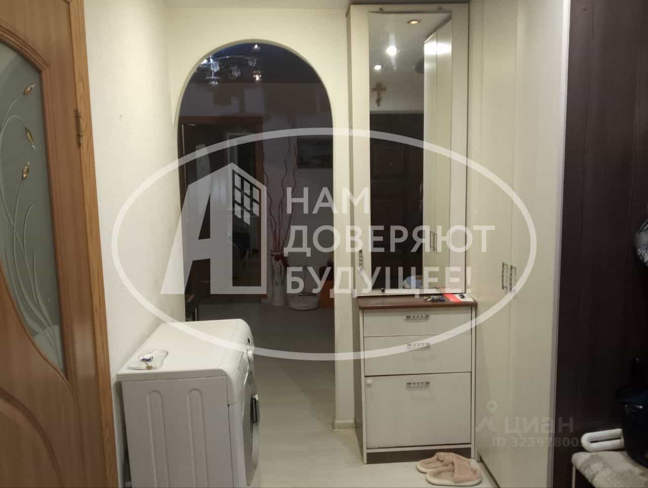 Россия, Удмуртская Республика, Глазов, улица Революции, 16, фото 9