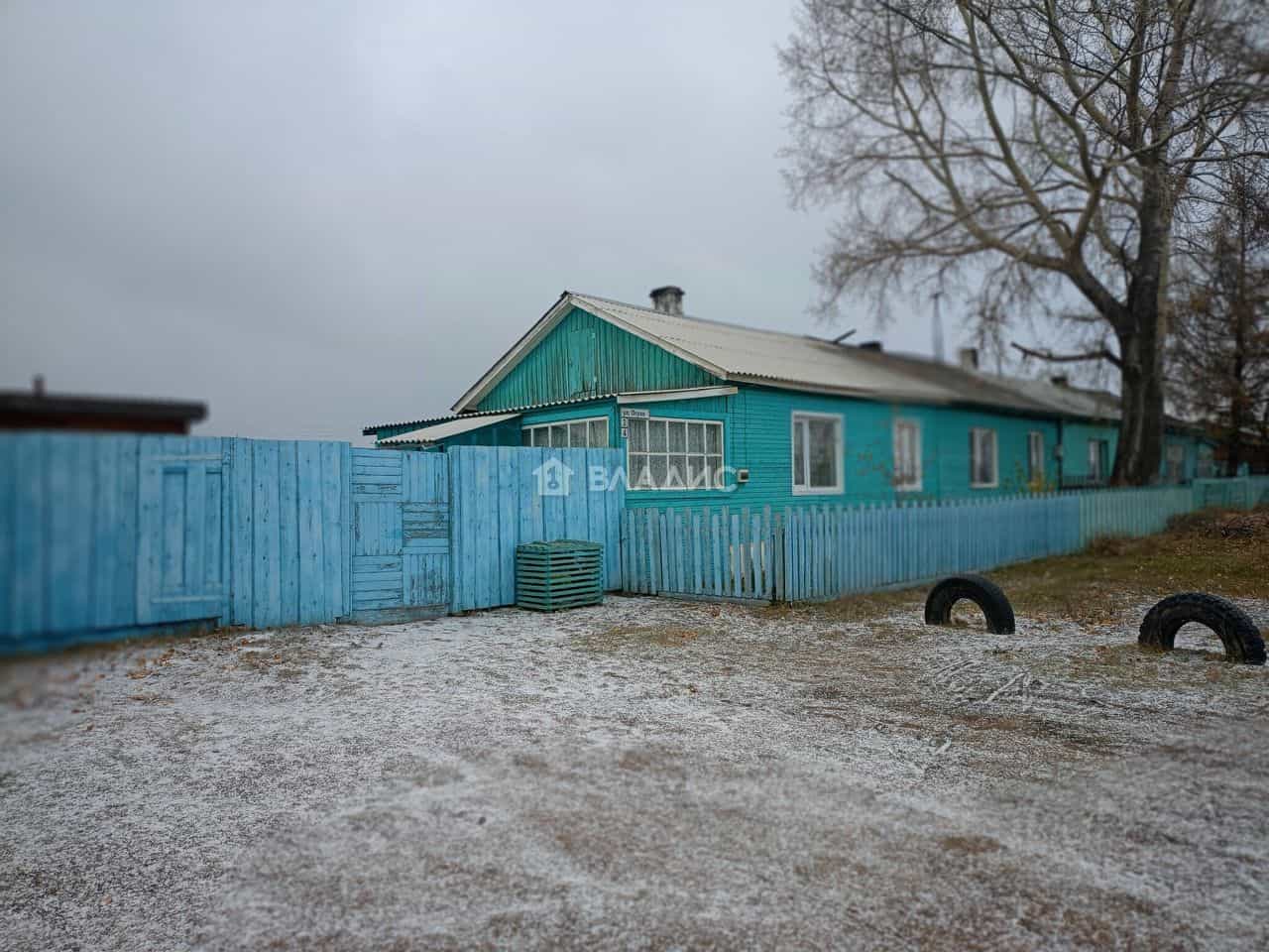 Россия, Республика Бурятия, Баргузинский район, посёлок городского типа Усть-Баргузин, улица Комарова, 2