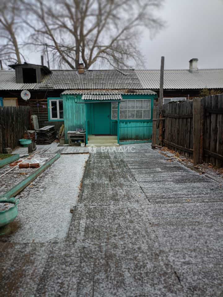 Россия, Республика Бурятия, Баргузинский район, посёлок городского типа Усть-Баргузин, улица Комарова, 2, фото 5