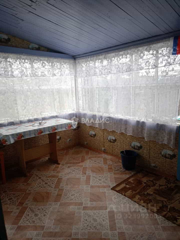 Россия, Республика Бурятия, Баргузинский район, посёлок городского типа Усть-Баргузин, улица Комарова, 2, фото 9