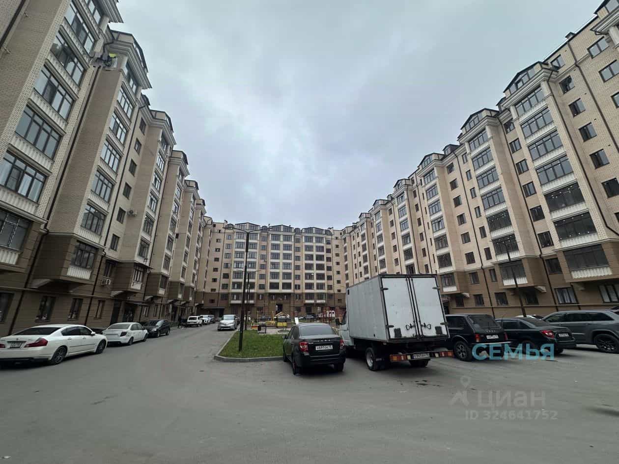 Россия, Республика Северная Осетия — Алания, Владикавказ, улица Курсантов-Кировцев, 10