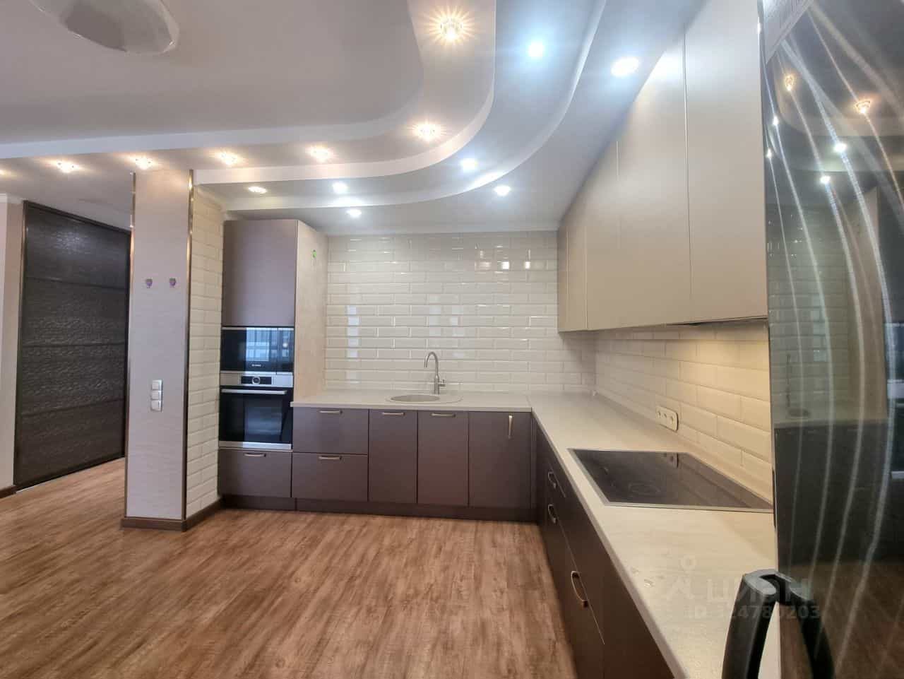 Россия, Республика Хакасия, Абакан, проспект Дружбы Народов, 43, фото 13