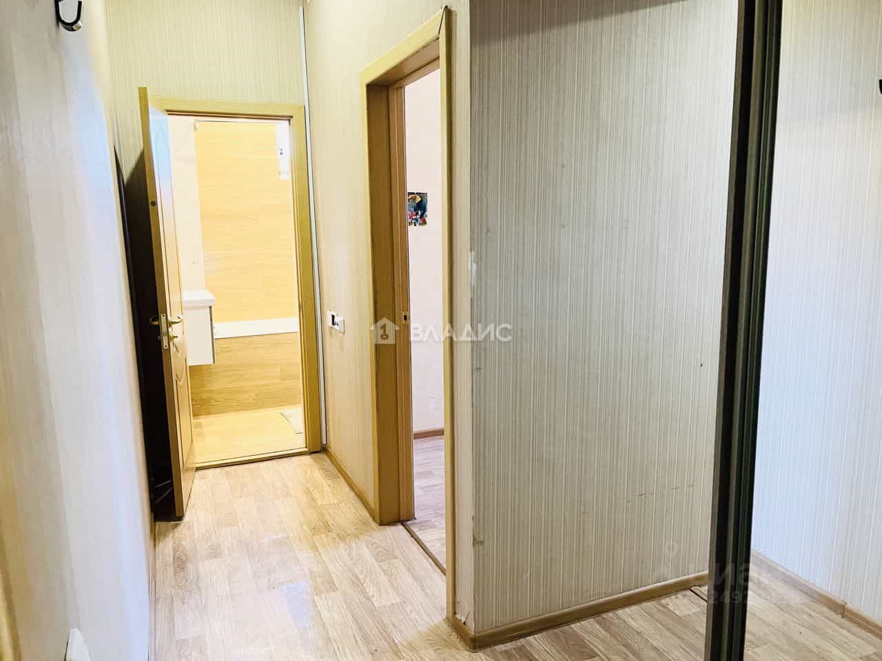 Россия, Республика Бурятия, Улан-Удэ, 102-й микрорайон, улица Ринчино, 2В, фото 9