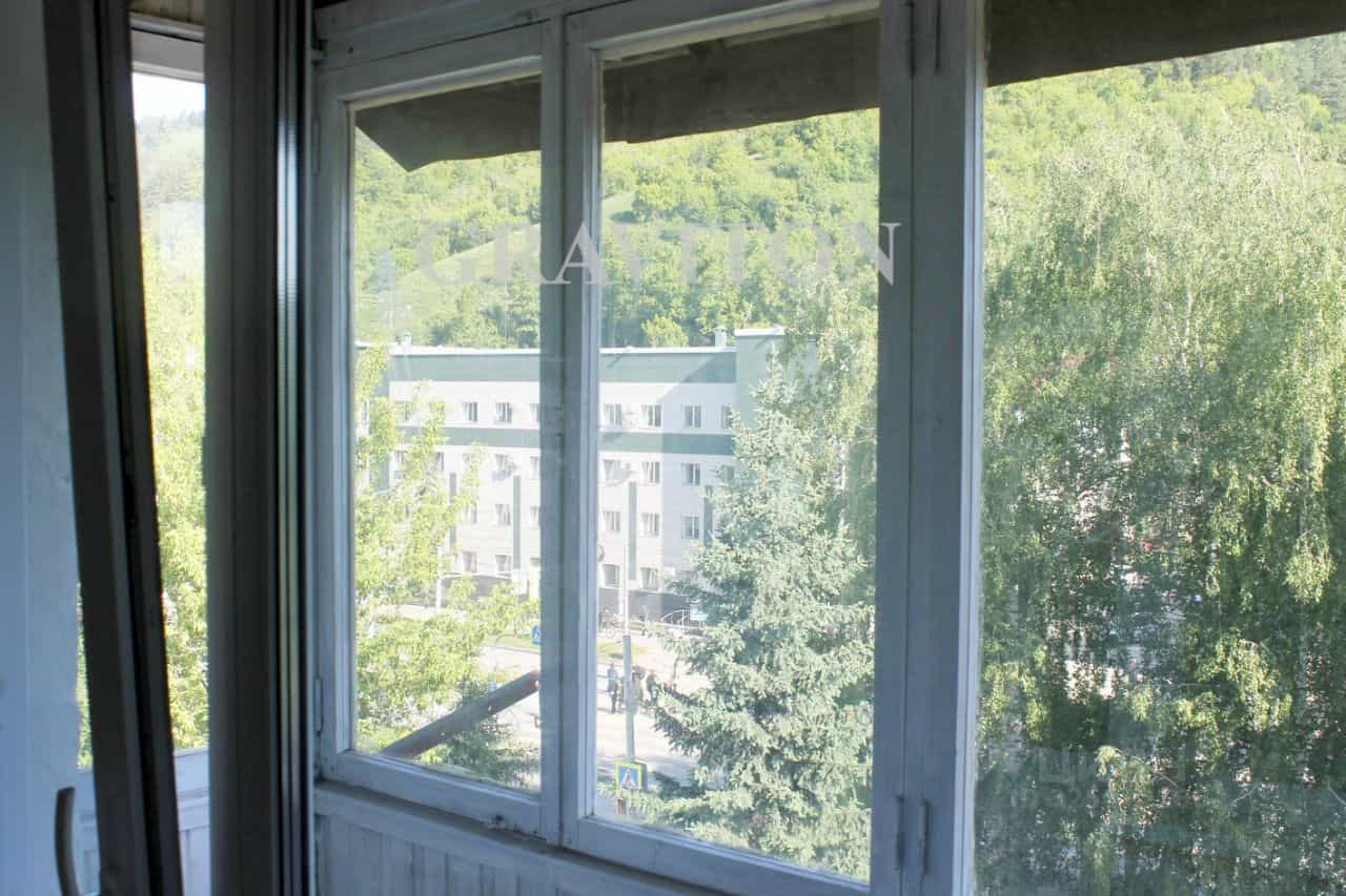 Россия, Республика Алтай, Горно-Алтайск, Коммунистический проспект, 33, фото 11