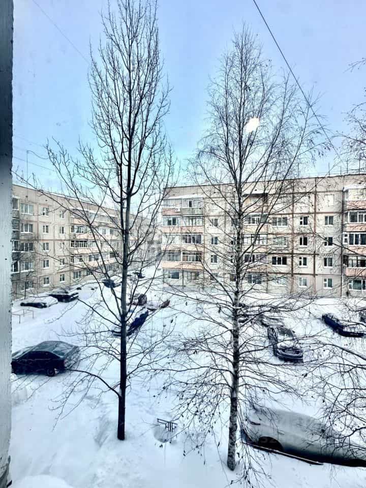 Россия, Ямало-Ненецкий автономный округ, Ноябрьск, улица Владимира Высоцкого, 42, фото 11