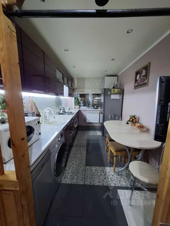 Россия, Республика Саха (Якутия), Якутск, микрорайон Птицефабрика, 8, фото 2