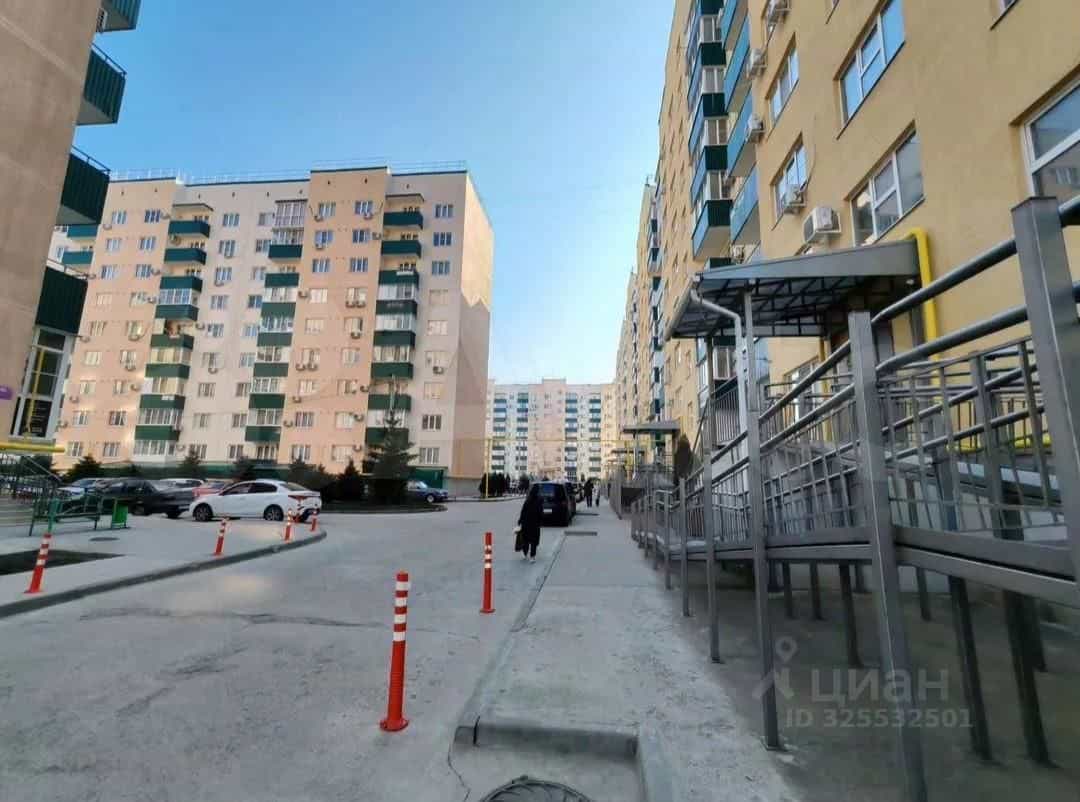 Россия, Республика Адыгея (Адыгея), Тахтамукайский район, посёлок городского типа Яблоновский, улица Гагарина, 192к4, фото 2