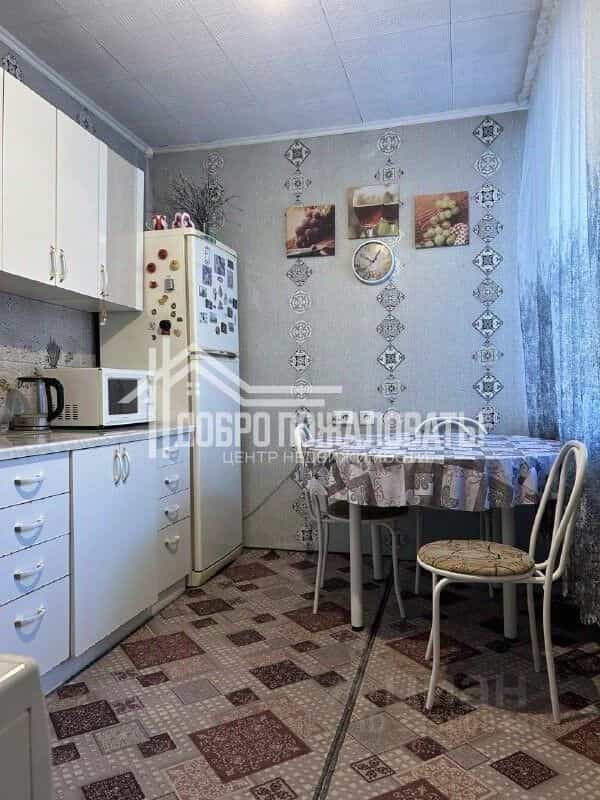 Россия, Республика Хакасия, Абакан, улица Торосова, 17, фото 2