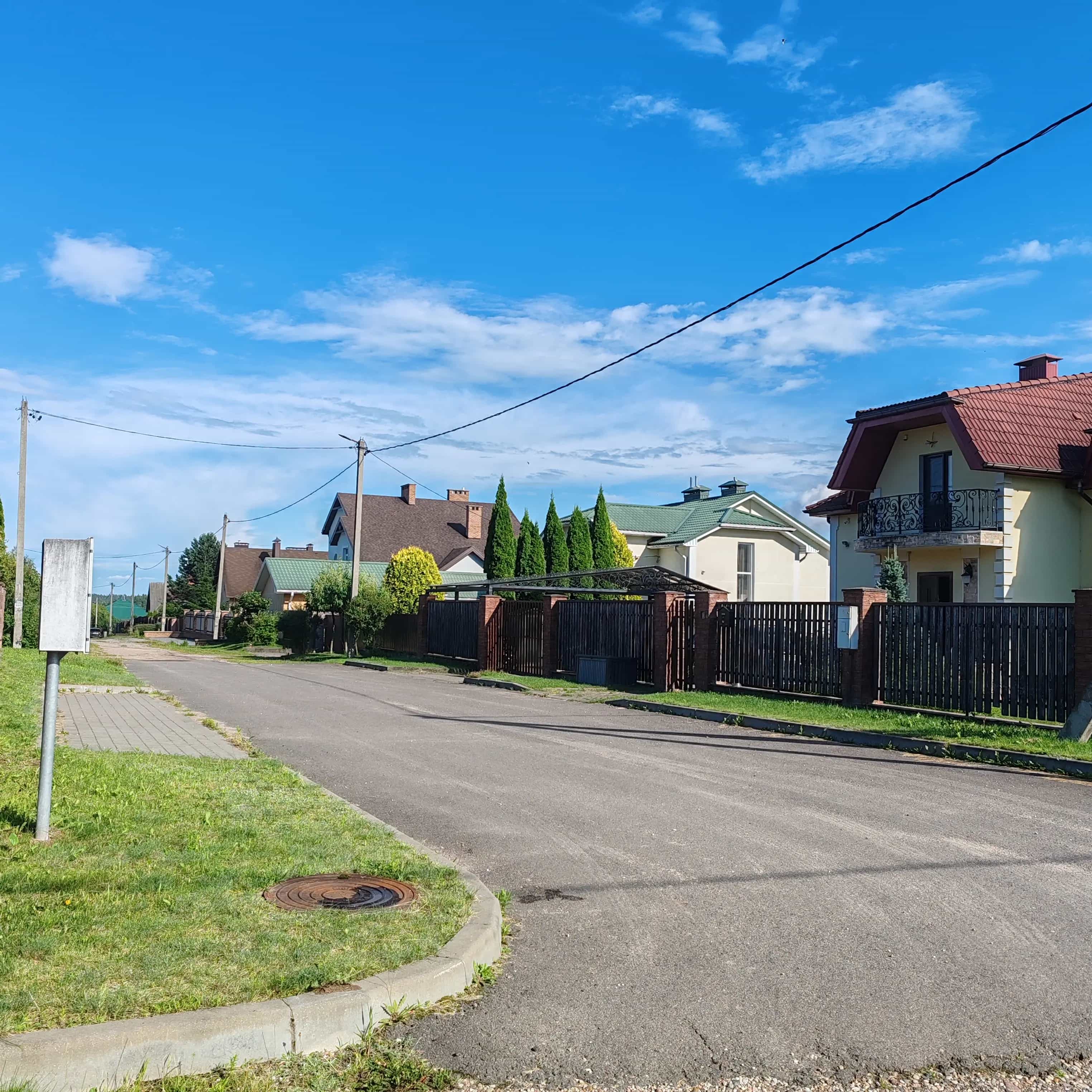 Беларусь, Минский район, Колодищанский сельсовет, деревня Юхновка, Александровская улица, 5